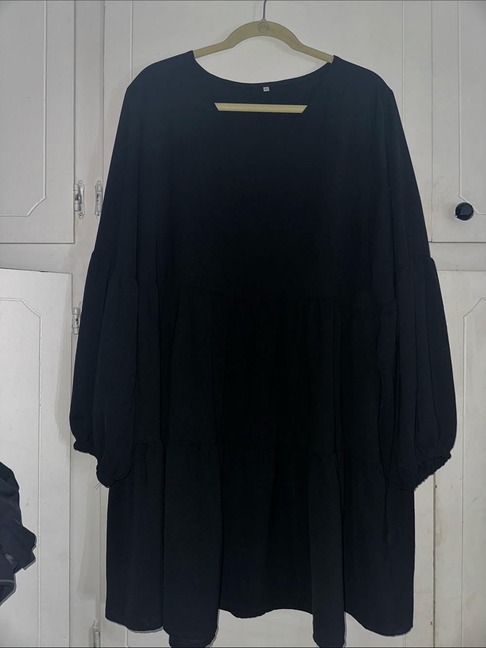 Source Unknown Black Long-Sleeve Balloon Tiered Dress